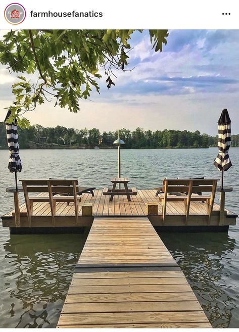 Deck By Lake, Lake Lot Ideas, Small Dock Ideas, Pond Decks, Pond Pier, Boat Dock Ideas, Lake Docks Designs, Lake House Dock, Floating Dock Plans