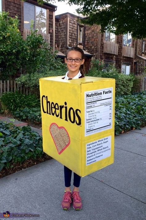 Box of Cheerios Costume - Halloween Costume Contest via @costume_works Cheerios Costume, Cereal Boxes Diy, Boxing Halloween Costume, 2015 Halloween Costumes, Diy Haunted House Props, Tree Costume, Diy Halloween Games, Box Costumes, Costume Works