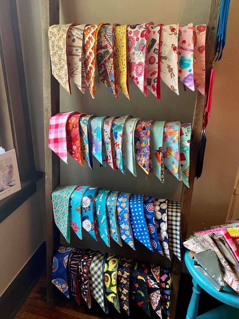 Dog Accessory Display, How To Store Bandanas, Dog Treat Display Craft Fairs, Dog Grooming Bandana Storage, Display For Dog Bandanas, Dog Display Ideas, Dog Collar Display Ideas, Dog Clothes Display Ideas, Dog Bandana Display Rack