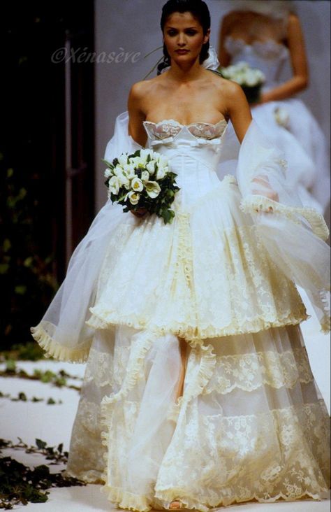 Vintage Valentino Wedding Dress, Cher Wedding Dress, Dior Wedding Dress, Wedding Dresses 90s, Vogue Event, Wedding Runway, 80s Wedding Dress, Valentino Wedding Dress, Chanel Wedding Dress