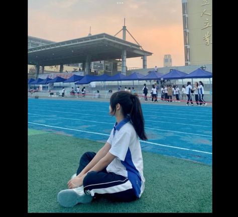 Korean Highschool Aesthetic, Popular Girl Aesthetic High School, Korean School Aesthetic, Korea High School, Korean Highschool, Chinese High School, School Uniform Girl, Korea School, Korean High School