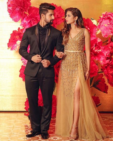 Sargun Mehta Cocktail Dress Indian Wedding, Indian Cocktail Dress, Winter Cocktail Dress, Fall Cocktail Dress, Indian Wedding Bridesmaids, Spring Cocktail Dress, Sargun Mehta, Simple Cocktail Dress, Vijay Kumar