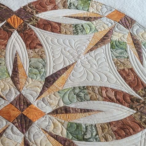 Custom Quilting a Quiltworx Bali Wedding Star Quilt Hand Quilting Ideas, Bali Wedding Star Quilt, Wedding Star Quilt, Wedding Ring Quilt Templates, Moon Quilt, Lattice Quilt, Hand Quilting Patterns, Judy Niemeyer Quilts, Custom Quilting