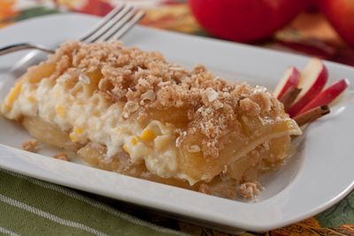 Apple Lasagna | MrFood.com Apple Lasagna, Lasagna Noodles, Apple Desserts, Lasagna Recipe, Best Dessert Recipes, Fruit Desserts, Fruit Recipes, Apple Recipes, Pie Recipes