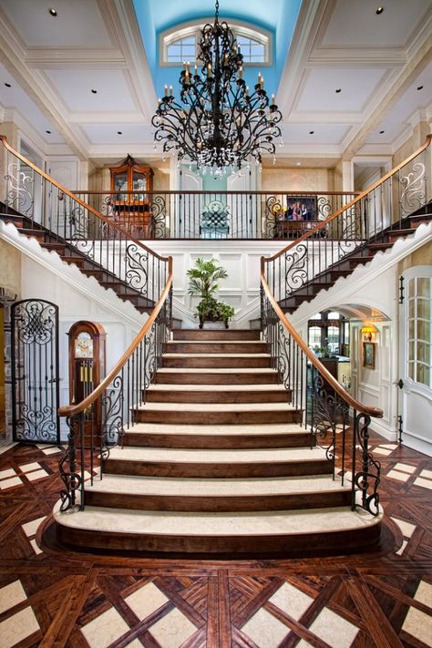 18 Palatial Mediterranean Staircase Designs That Redefine Luxury Mediterranean Staircase, Elegant Staircase, Entrance Foyer Design, Wrought Iron Railings, Types Of Stairs, Foyer Staircase, Beautiful Stairs, Iron Railings, Lan Can