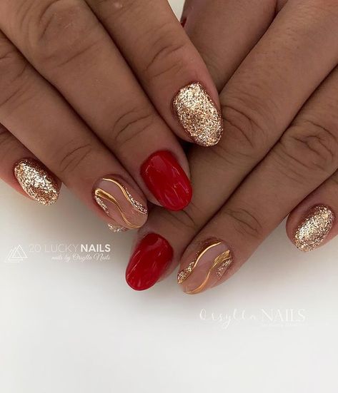 40 Best Short Winter Nails to Inspire You Shellac Nails Winter 2023, Christmas Nails Gold And Red, Red And Gold Glitter Nails, Xmas Nails Short, Christmas Nails Red And Gold, Short Winter Nails, Mega Base, Gloss Nails, Nail Makeover