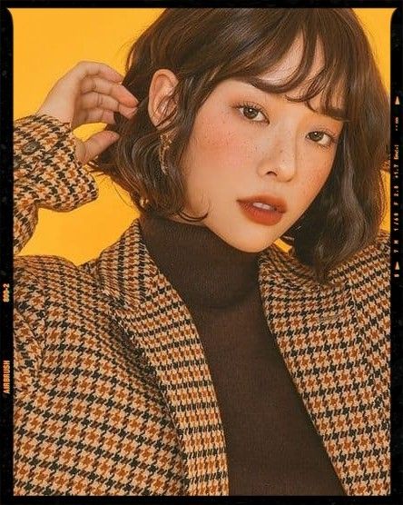 Dark Academia Makeup Looks Dark Academia Makeup Looks, Short Hairstyles Korean, Dark Academia Makeup, Academia Makeup, Braids Bob Style, Japan Hairstyle, Hairstyles Korean, Hector Bellerin, Braids With Extensions