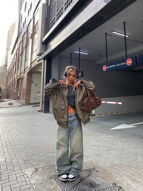 Baggy Feminine Outfits, Pakaian Hipster, Looks Adidas, 00s Mode, Winter Outfits Aesthetic, Skandinavian Fashion, Nashville Outfits, Chique Outfits, Winter Outfits Cold