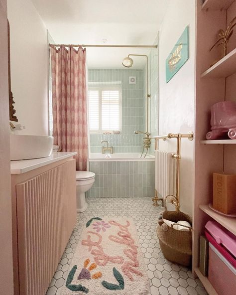 Lizzie on Instagram: “Love that my phone makes my bathroom look MAHOOSIVE when it’s actually teeny tiny! #smallbathroom #bathroom #bathroomdesign…” Pastel Bathroom, Smart Bathroom, Girls Bathroom, Pink Bathroom, Dream House Interior, White Sage, Bathroom Colors, Dream House Decor, Kids' Bathroom