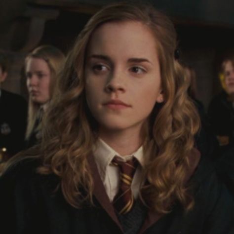 harry potter hermione granger icons screencaps emma watson Hermione Granger Icons, Harry Potter Test, Harry Potter 6, Emma Watson Harry Potter, Harry Potter Hermione Granger, Harry Potter Icons, Hogwarts Aesthetic, Harry Potter Headcannons, Harry Potter Hermione