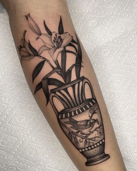 Tattoo • Instagram American Traditional Flower Vase Tattoo, Neo Traditional Vase Tattoo, Persian Art Tattoo, Vase Tattoo Back, American Traditional Vase Tattoo, Traditional Vase Tattoos, Vase Reference, Traditional Tattoo Vase, Flower Vase Tattoo