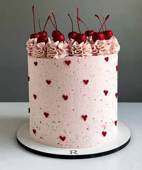 Cake Auction Ideas, Dessert Decorating Ideas, Vintage Cake Ideas, 25th Birthday Cake, Pretty Pastries, Valentines 2024, Baking Therapy, Dessert Design, 25th Bday