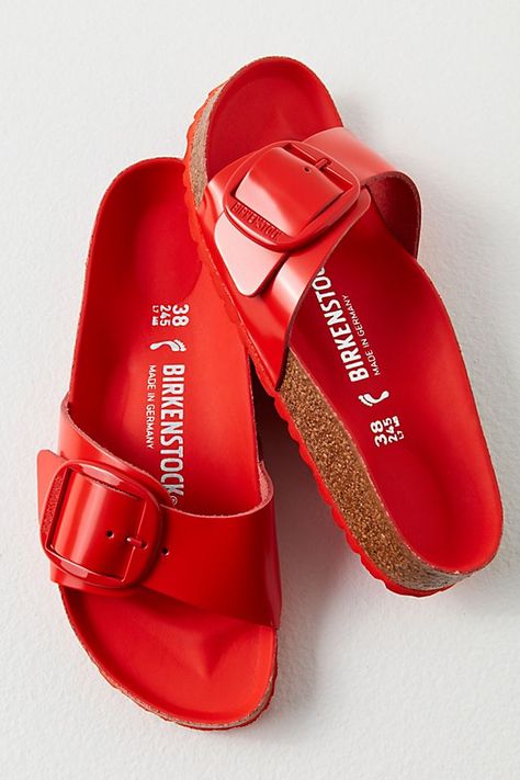 Big Buckle Birkenstock, Madrid Big Buckle, Red Flats, Birkenstock Sandals, Only Shoes, Fabulous Shoes, Boho Clothing, Shoe Game, Siena