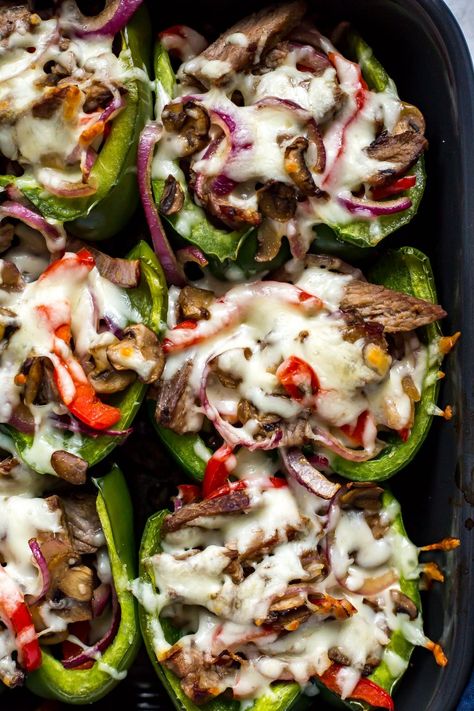 Philly Cheesesteak Stuffed Peppers Dieting Foods, Warming Meals, Easy Stuffed Pepper Recipe, Philly Cheesesteak Stuffed Peppers, Cheesesteak Stuffed Peppers, Easy Stuffed Peppers, Calorie Count, 40 Birthday, Resep Diet