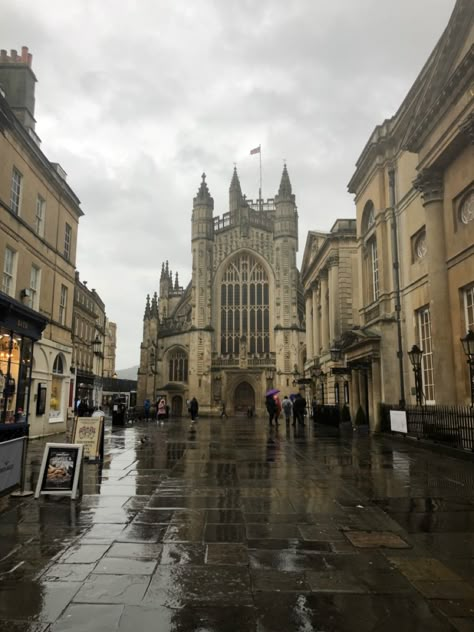 Aesthetic Places In England, England Rainy Day, Bath Architecture England, London Weather Aesthetic, Britain Architecture, Architecture England, University Of Bath Aesthetic, Bath University Aesthetic, Bath London