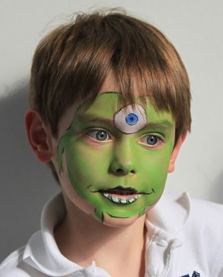 More face painting Mike Wazowski Face Paint, Mike Wazowski Makeup, Monster Face Paint, Monster Face Painting, Green Face Paint, Tech Theatre, White Face Paint, Face Paintings, Book Week Costume