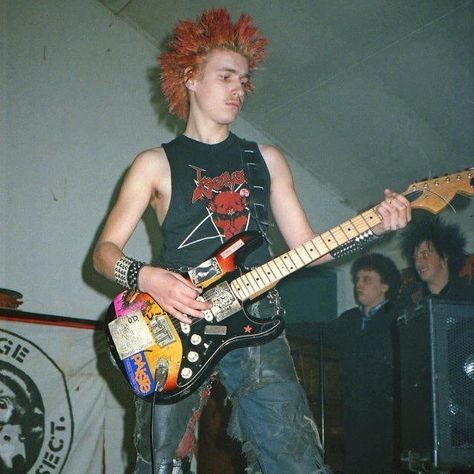 Earache Records on Instagram: “Vic, Concrete Sox. Check out that old school Venom shirt #concretesox #ukhc #ukhardcore #earacherecords” Punk Photos, Punk Boy, 90s Punk, 70s Punk, 80s Punk, Punk Culture, Crust Punk, Star Academy, Punk Aesthetic