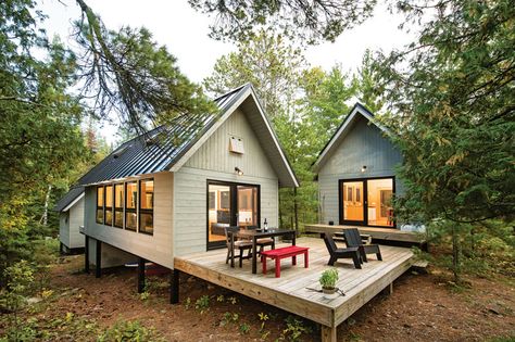 Tiny Cabins, Small Modern Cabin, Black Barndominium, Plan Chalet, Shop Barndominium, Family Cabin, Cabin House Plans, Barn Homes, Tiny House Cabin