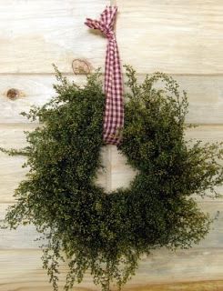 "sweet annie"/ annual wormwood--made into a fragrant wreath Dried Wreath, Sweet Annie, Country Decorating, The Hollow, Primitive Decorating Country, Seasonal Wreaths, Primitive Crafts, Country Crafts, Primitive Christmas