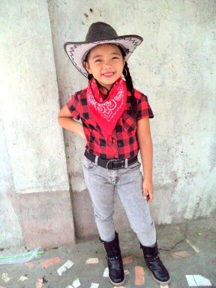 Dress Like A Cowboy For School, Cowgirl Dress Up Day At School, Quebradita Outfit, Western Dress Up Day School, Western Dance Costume, Cowgirl Costume Kids, Western Outfits For School, Country Costumes, Spirit Week Outfits