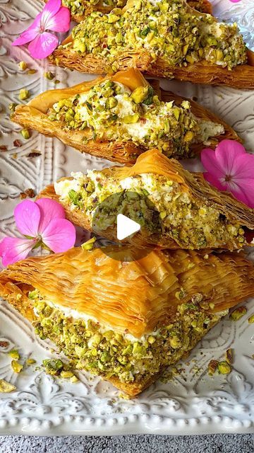 Middle East Sweets, Warbat Bil Ashta Recipe, Filo Dessert, Middle Eastern Appetizers, Filo Dough Recipes, Ashta Recipe, Middle Eastern Dinner, Philo Pastry, Pistachio Baklava Recipe