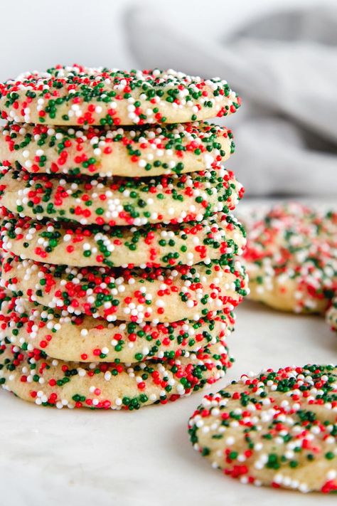 Christmas Sprinkle Cookies - Cake Me Home Tonight Christmas Cookie Sprinkles, Sugar Cookies With Sprinkles Inside, Sprinkle Crinkle Cookies, Christmas Sprinkles Cookies, Christmas Confetti Cookies, Sprinkles Cookies Recipe, Christmas Funfetti Cookies, Funfetti Christmas Cookies, Holiday Sprinkle Cookies