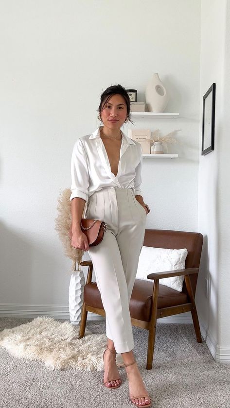 Zara Inspired Outfits, High Waisted Trousers Outfit, Elevated Wardrobe, Pencil Pant, High Rise Trousers, High Waisted Pants Outfit, High Waisted Dress, Outfit Elegantes, White Pants Outfit