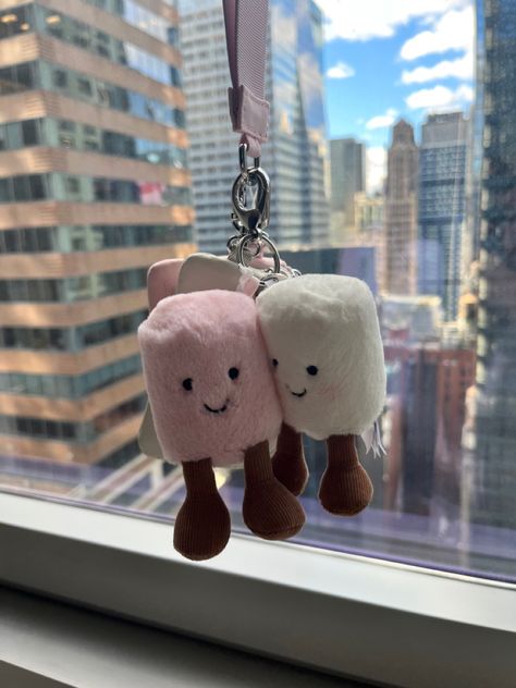 The dual pouch wristlet combined with keychain jellycat is so adorable!! #jellycatlondon #lululemon #girlhood. Keychain Jellycat, Jellycat Keychain, Lululemon Keychain, Dual Pouch Wristlet, Cute Keychains, Playlist Covers, Winter Vibes, So Adorable, Car Keys