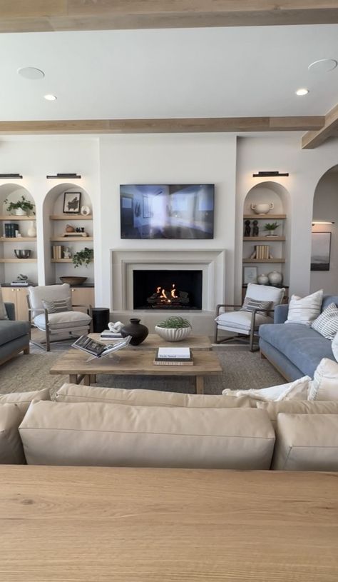 Transitional French Country Living Room, Modern Suburban Living Room, Homy Homes Interior Design, California Modern Living Room, Big Cozy Living Room, Bloxburg House Styles, Burkhart Interiors, Luxury Farmhouse Interior, Different Home Aesthetics