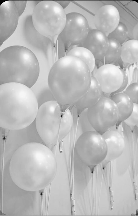 Baloon Aestethic, Sicilian Decor, Jason White, Wall Aesthetic, Birthday Captions Instagram, Balloon Background, Happy Birthday Frame, Birthday Captions, Instagram White