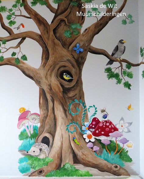 100% Handgeschilderde babykamer muurschildering. Origineel ontwerp van bosdieren met vrolijke kleuren. Painted Tree On Wall Kids, Bedroom Wall Painting Ideas Creativity Design, Mural Wall Art Kids, Mural Art Bedroom Ideas, Tree Painting Ideas, Painting Ideas 2023, Church Nursery Decor, Tree Wall Painting, Boom Kunst