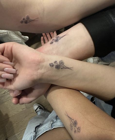 Bff Tattoos, Charli D'amelio Aesthetic, Charlie Damelio, Charli Damelio, Matching Tattoos, S Tattoo, Minimal Tattoo, First Tattoo, Fav Celebs