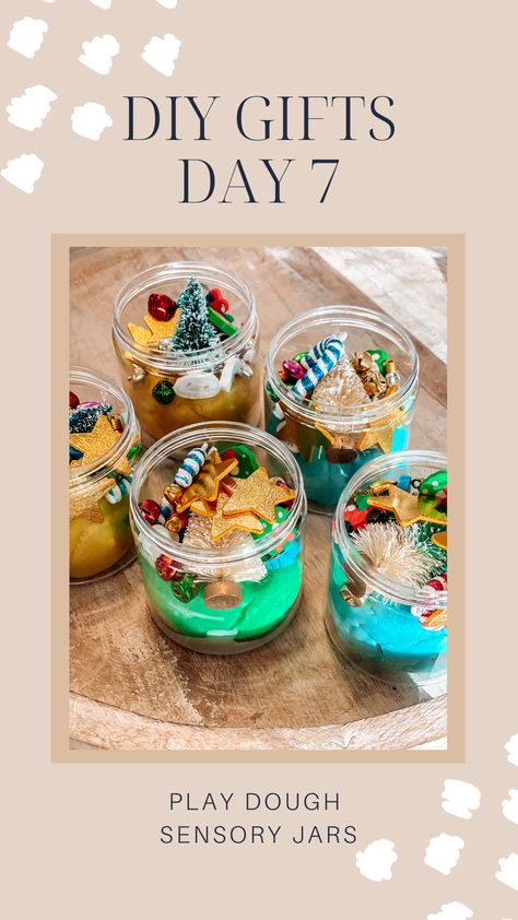 Diy Sensory Party Favors, Sensory Kits For Kids, Play Dough Kits Diy, Play Dough Kits Gift Ideas, Playdough Kit Ideas, Playdoh Kits Diy, Diy Sensory Kit, Playdough Kits Diy, Diy Playdoh Kits