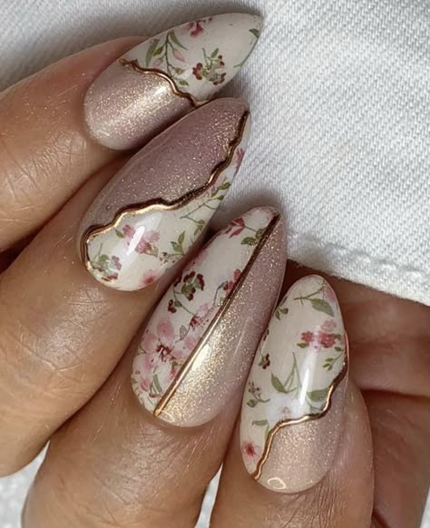 Nail Art Simple Flower Design, Encapsulated Nail Art Designs, Foil Transfer Nails Designs, Henna Nail Design, Bridal Nail Art Indian, Nail Themes, Flower Design Nail Art, Book Nails, Foil Nail Designs