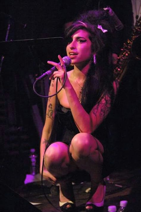 Amy Wine, Amy Winehouse Style, Amy W, Amazing Amy, Amy Winehouse, Beautiful Voice, All Music, Rest In Peace, Her Music