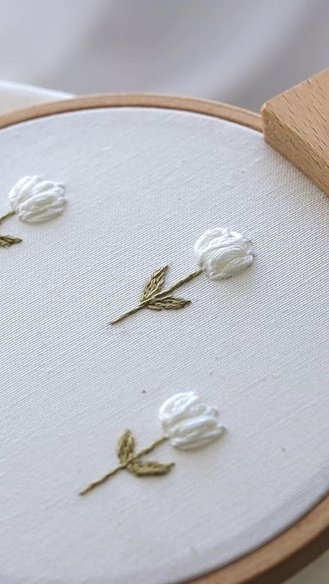 Flower embroidery tutorial in 2022 | Embroidery and stitching, Diy embroidery patterns, Embroidery tutorials Flower Embroidery Tutorial, Simpul Makrame, Embroidery Stitches Beginner, Basic Hand Embroidery Stitches, Clothes Embroidery Diy, Simple Hand Embroidery Patterns, Ribbon Embroidery Tutorial, Embroidery Lessons, Diy Embroidery Designs