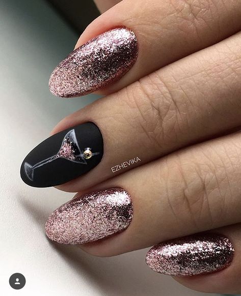 Glass Champagne Nails, Glass Nails Art, Wine Nails, New Years Eve Nails, Nails 2018, Manicure Nail Designs, New Nail Designs, Stylish Nails Designs, Glass Nails