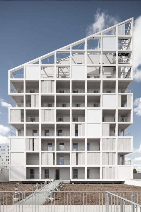 Gallery - 22 Social Housing Units in Nantes / Antonini + Darmon Architectes - 14 Interesting Buildings, Social Housing, Building Facade, Architecture Exterior, Facade Architecture, Facade Design, Modern Buildings, Architectural Inspiration, Residential Building