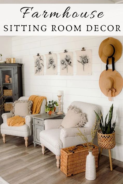 Farmhouse sitting room decor Farmhouse Sitting Area, Farmhouse Sitting Room, Small Sitting Room Ideas, Sitting Room Ideas Cozy, Front Sitting Room, Diy Home Remodeling, Room Ideas Cozy, Cheap Kitchen Decor, Sitting Room Decor