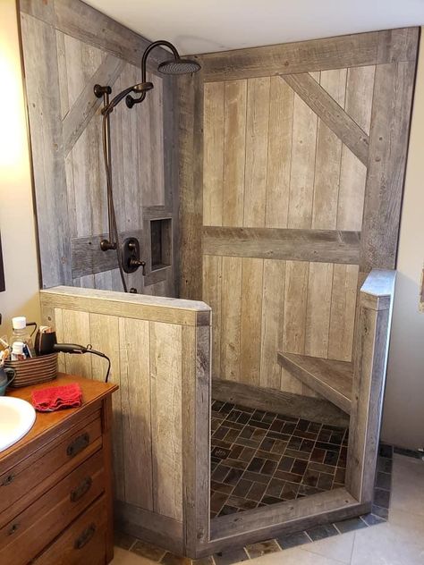 Walking Showers Ideas, Hunter Bathroom Ideas, Small Bathroom Ideas Remodel Rustic, Rustic Bathroom Mirror Farmhouse Style, Country Bathrooms Rustic, Wood Plank Shower Tile, Small Rustic Shower Ideas, Cabin Shower Ideas Rustic, Rustic Corner Shower Ideas