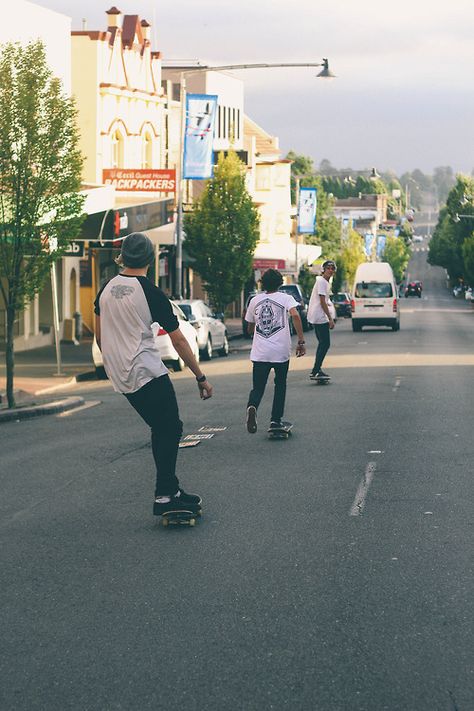 skateboarding Skate Vibes, Skate Aesthetic, Skateboard Aesthetic, Belly Dancing Classes, Skate Photos, Skater Vibes, Softball Training, Skate 3, Skate And Destroy