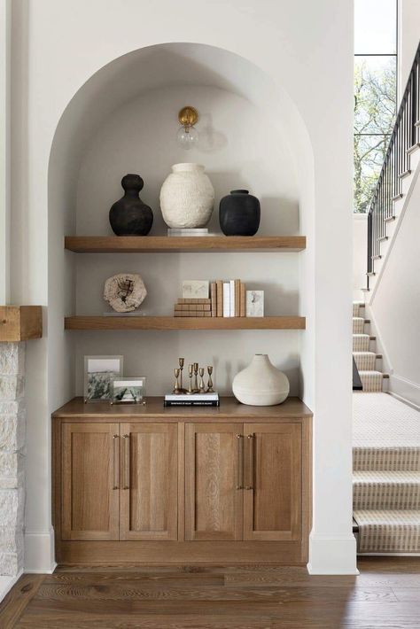 Niche Shelf Design, Hallway Nook Ideas Built Ins, Small Niche Ideas, Rounded Built Ins, Arch Built In Shelves Fireplace, Fireplace Shelf Decor, Niche Ideas Living Room, Living Room Niche, Tv Niche