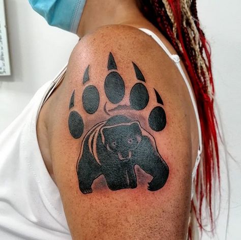 Mama Bear Tattoo, Geometric Bear Tattoo, Bear Claw Tattoo, Bear Paw Tattoos, Cap Tattoo, Claw Tattoo, Shoulder Cap Tattoo, Crow Tattoo Design, Bear Tattoo Designs