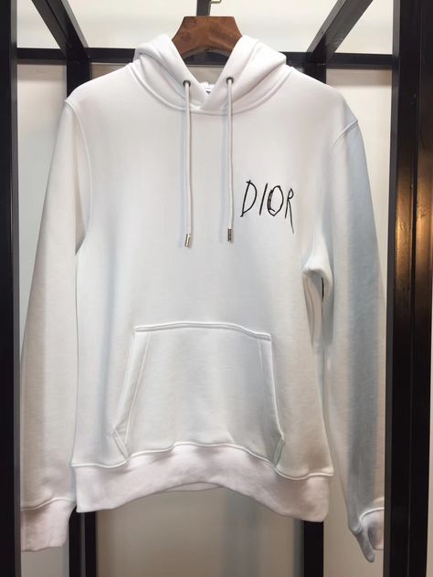 Dior Hoodie, Dior Sweatshirt, 2022 Aw, Dior Clothing, Dior Girl, American Eagle Shirts, Clothes Jewelry, Womens Hoodies, Gucci Sneakers