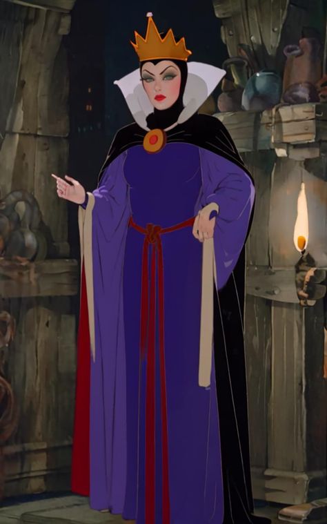 Queen Snow White, Snow White Queen, All Disney Characters, Queen Cakes, 7 Dwarfs, Fairest Of Them All, Disney Holiday, Evil Queen, Disney And Dreamworks