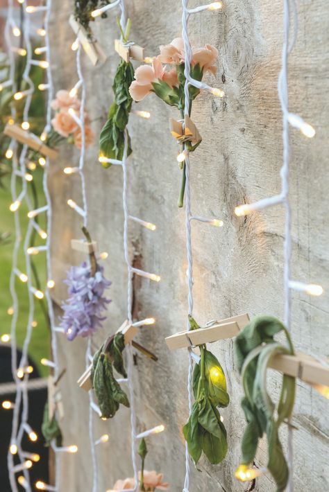 Garden Party Backdrop Ideas, Fairy Lights And Flowers, Fairy Lights Decoration, Garden Fairy Lights, Floral Party Decor, Fairy Lighting, Flower Fairy Lights, Fairy Lights Garden, Lighting Wedding