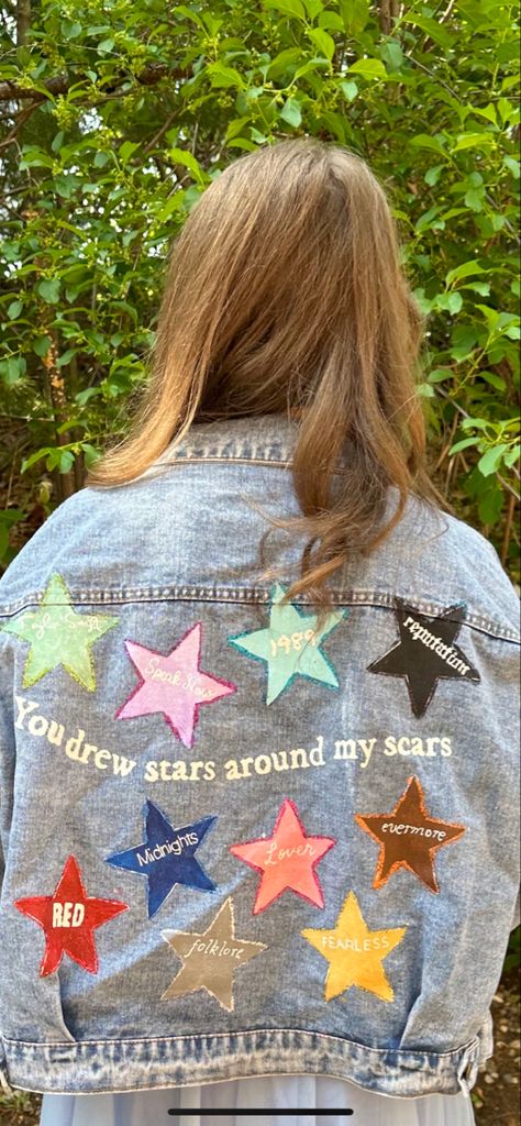 You drew stars around my scars on a jacket surrounded by stars with Taylor Swift album titles in the stars Eras Tour Jacket, Taylor Swift Bracelets, Jean Jacket Diy, Taylor Swift Birthday Party Ideas, Music Bracelet, Swift Bracelets, Taylor Swif, Taylor Outfits, Taylor Swift Party