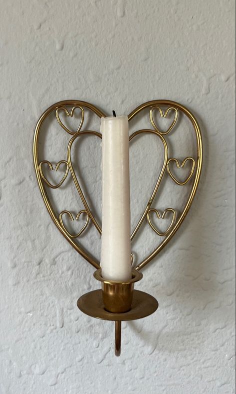 White Picket Fence Ideas, Picket Fence Ideas, Rooms Decoration, Fence Designs, Golden Wall, Taper Candle Holder, Home Decor Idea, White Picket Fence, College Apartment