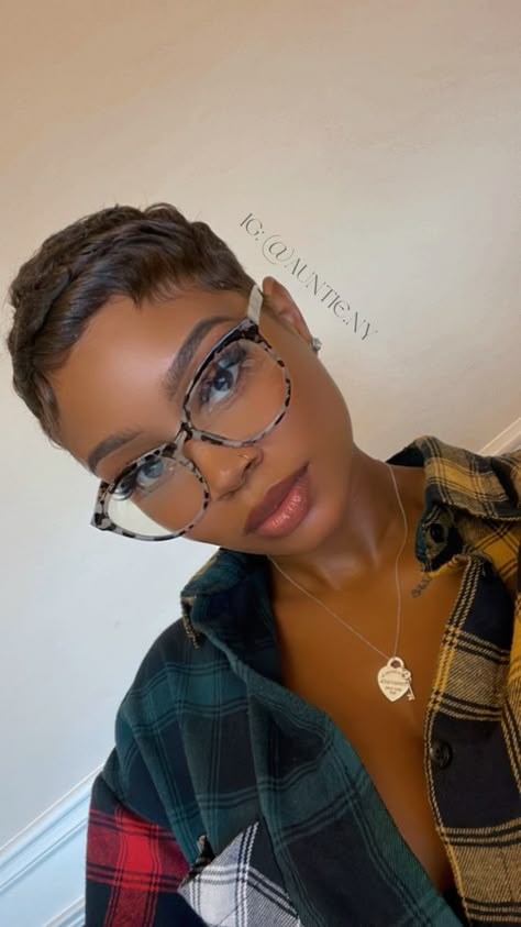 Pixie Haircut And Glasses, Pixie And Glasses, Short Hair And Glasses Women, Pixie Cut And Glasses, Pixie Haircut With Glasses, Short Dyed Hair Black Women, Pixie Cut With Glasses, Short Hair On Black Women, Short Hair Cuts For Women Black