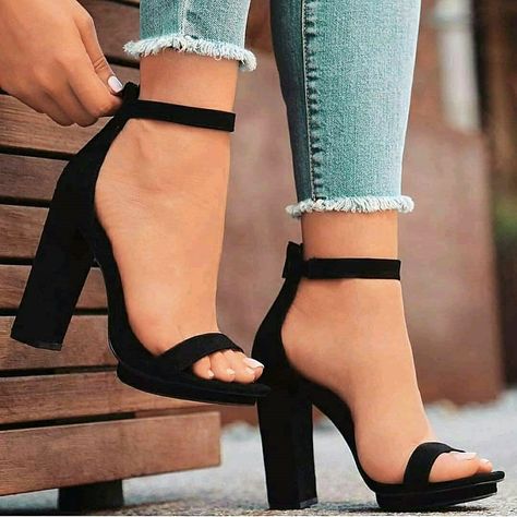 1, 2, 3, 4, 5 or 6 ? ? ❤❤ Follow @ultrachicladies for more! ▪️ ▪️ ▪️ ▪️ ▪️ ▪️ Credi Black Heels Outfit, Summer Dresses Shoes, Hak Tinggi, Comfortable High Heels, High Heel Dress, Heels Outfits, Prom Heels, Heels Classy, Fashion Heels